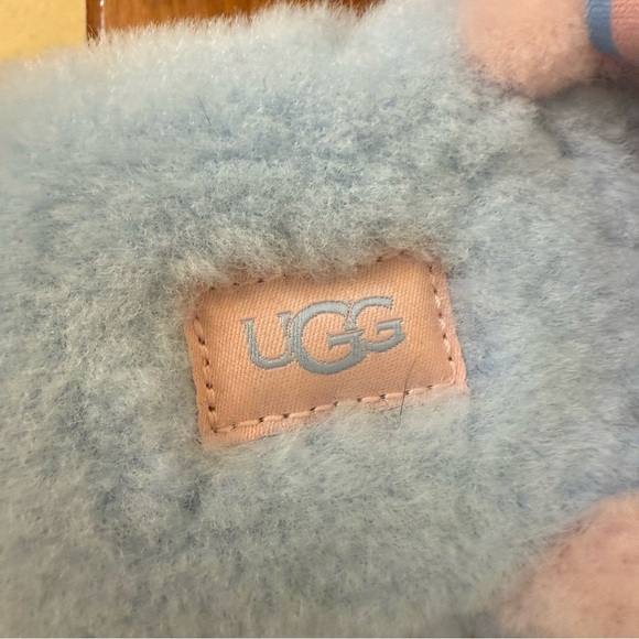 UGG  Fluffy  Slippers Yeah Slide pink, blue white stripe sandals berrylicious - Picture 8 of 10